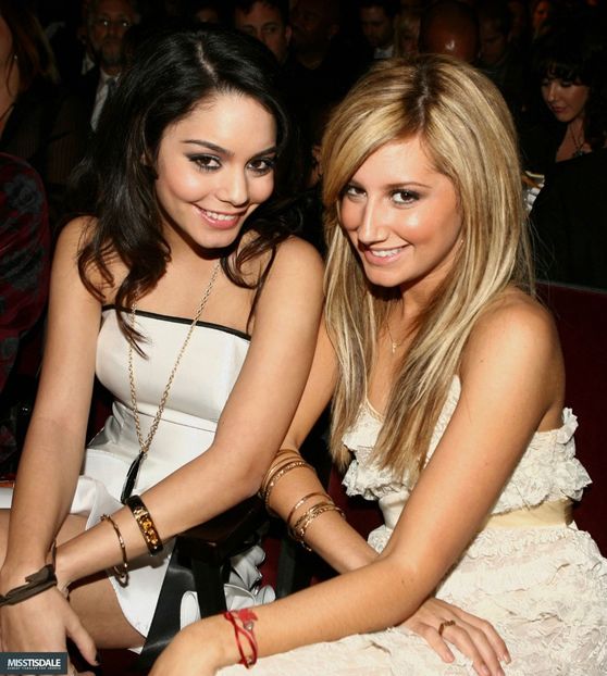  - VANESSA HUDGENS SI ASHLEY TISDALE