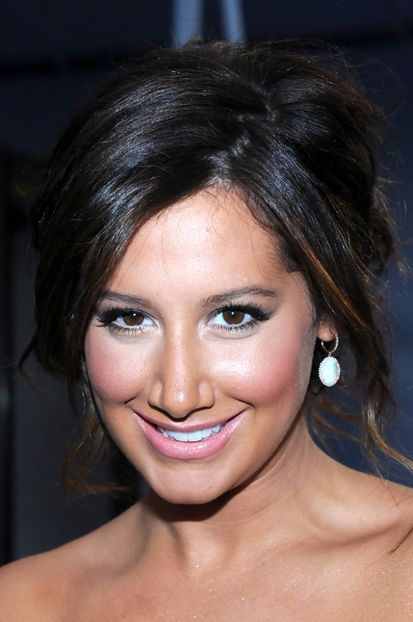  - Ashley Tisdale la People s Choice Awards at the Nokia Theatre in Los Angeles California