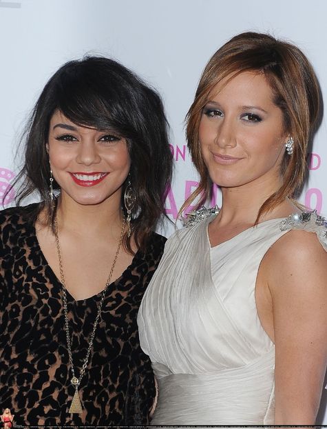  - VANESSA HUDGENS SI ASHLEY TISDALE