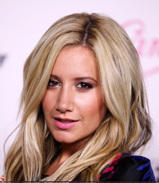  - Ashley Tisdale la Candie s 2011 MTV Video Music Awards after party at The Colony in Los Angeles
