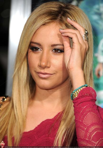  - Ashley Tisdale la Journey 2 The Mysterious Island Los Angeles premiere at Grauman s Chinese Theatre 