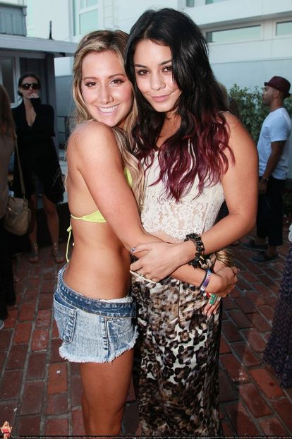 - VANESSA HUDGENS SI ASHLEY TISDALE