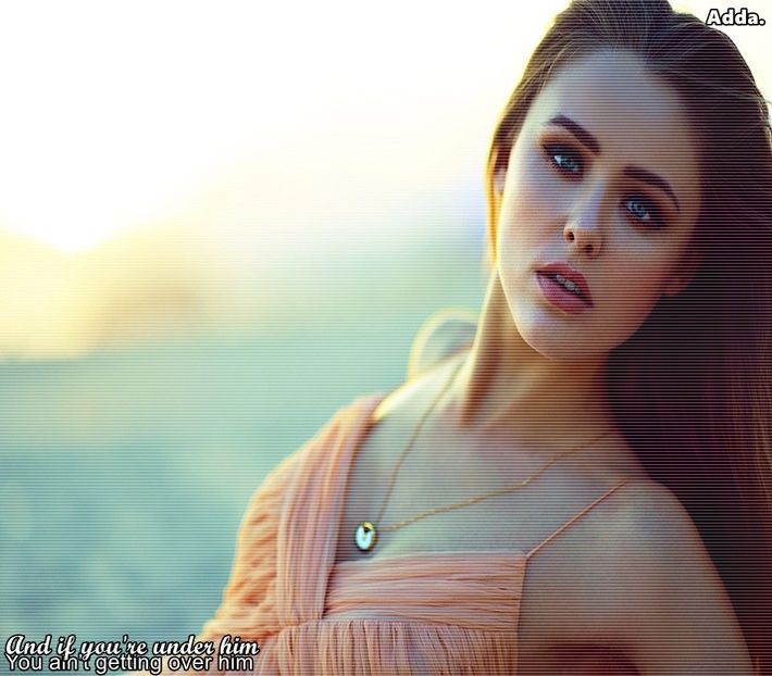 - Daaa, demențial. =))))))))). *o bufnește râsul și pe ea* - SO3xE03 And I find it kinda funny