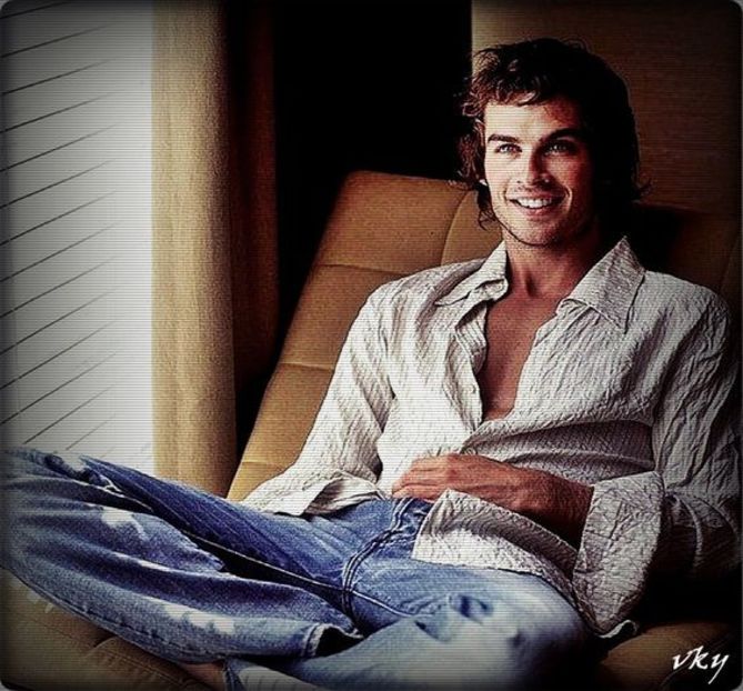 ▬ ❝Dar nu e inca milf, desi ma-sa e buna.❞ Il pufneste rasul intr-un stil si se uita la Eric - Epii 28 _ Cant feel my face