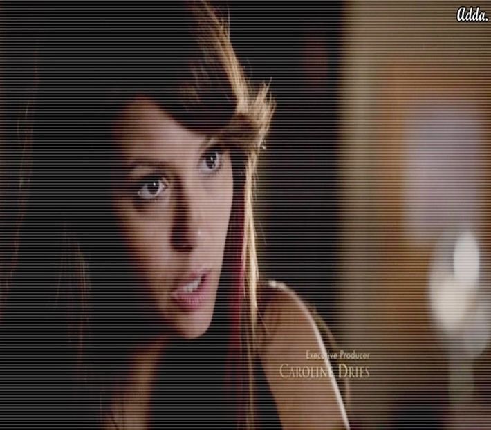 - Bună, iubire?! *ridică tonul apoi, repetând aceeași frază, apucă câteva ouă nesparte și - Epii 29 _ Put your hands in the air