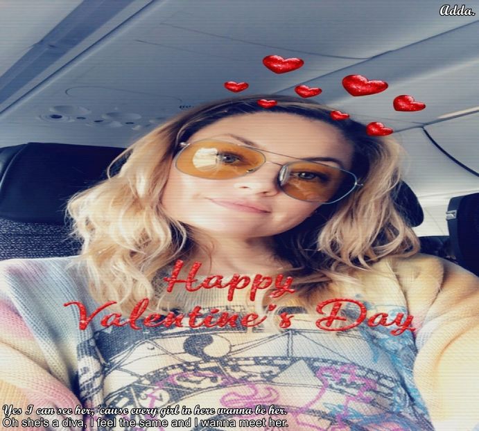 》*continuă sărutul și o lasă pe spate pe pat, lăsându-se peste ea* =)))). - SO3xE03 And I find it kinda funny