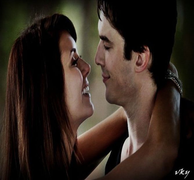 ▬ ❝Cine e iubirea ta,aia de te face sa il omori?❞ Se uita la ea si zambeste tipic lui.=))))) - Epii 29 _ Put your hands in the air