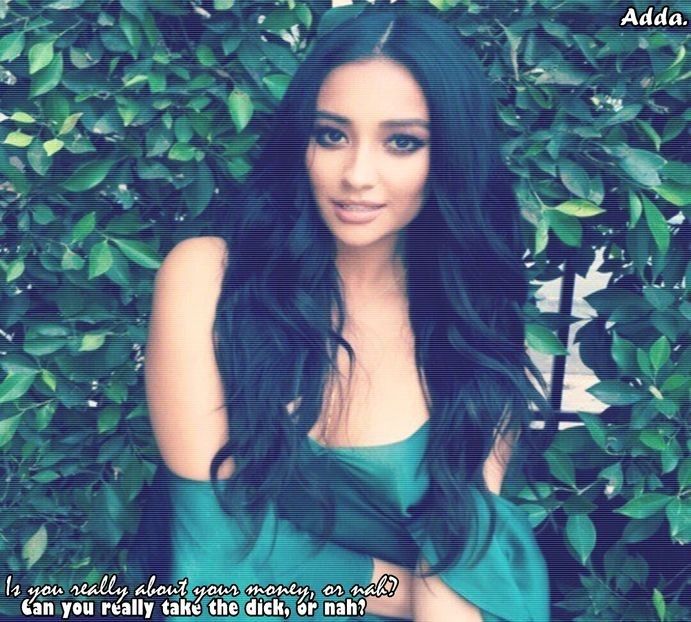 》*nu mai vede pe plajă că se întunecase, așa că-i scrie sms* Începe furtuna, hai aici să - SO3xE03 And I find it kinda funny