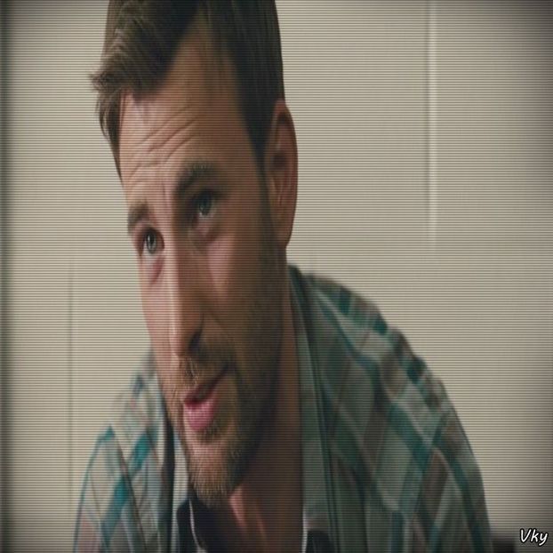 ▬ ❝Nu are de ce sa se supere.❞ Rade cand vede ce face Kris si se uita la ea. ❝Stiam ca asta o sa - SO3xE03 And I find it kinda funny