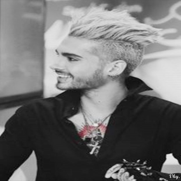 ▬ ❝Imi pare rau pentru mai devreme si pentru acum ca nu m-am inecat pe bune.❞ Zambeste si se uita la - SO3xE03 And I find it kinda funny