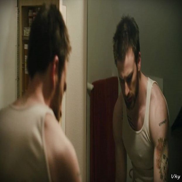 ▬ ❝Sa nu uiti maine.❞ Merge spre hotel cu ea ca sa o arunce in piscina.=)))))) - SO3xE03 And I find it kinda funny