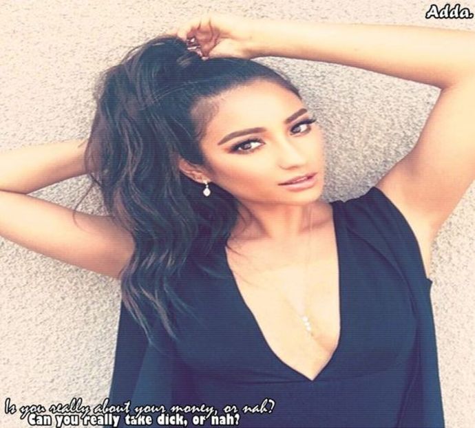 - *se întoarce și se uită la el și face ochii mari că-l vede împrăștiat* - SO3xE03 And I find it kinda funny