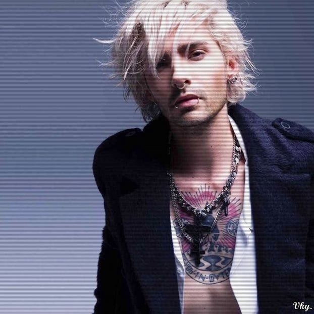 ▬ ❝Si totusi am picat, aia e.❞ Surade si o ia cu mana de dupa gat si merge cu ea mai departe. =)))) - SO3xE03 And I find it kinda funny