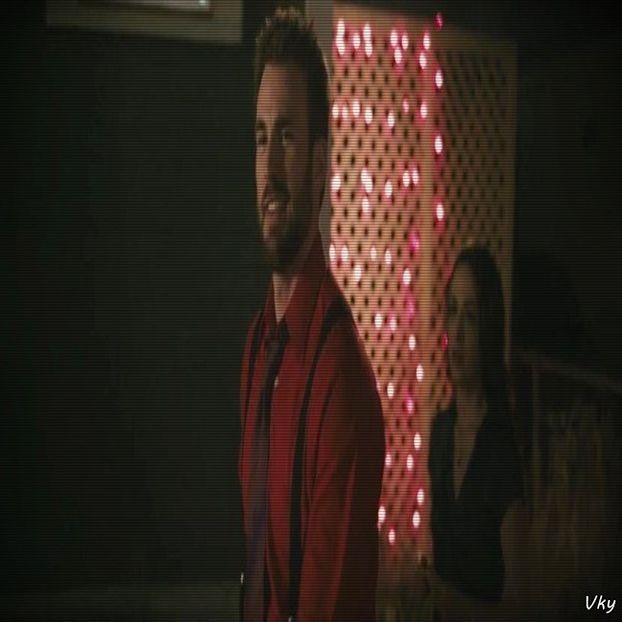 ▬ ❝Trebuie sa fac o baie, dupa.❞ O spune si rade prim sarut.=))))) - Epii 29 _ Put your hands in the air