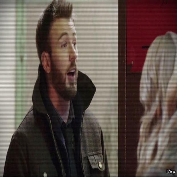 ▬ Se uita la ea si il pufneste rasul brusc. =)))) - SO3xE03 And I find it kinda funny