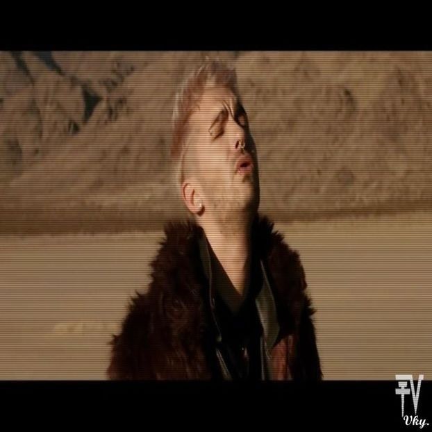 ▬ ❝Da, dar pentru cat timp?❞ Se uita la ea scurt ca mai apoi sa isi vada de farfuria lui.=)))) - SO3xE03 And I find it kinda funny