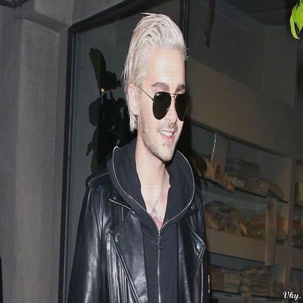 ▬ ❝O sa fac o exceptie si voi zice ca esti prietena mea.❞ Se lasa pe spate rezemat de spatar si - SO3xE03 And I find it kinda funny