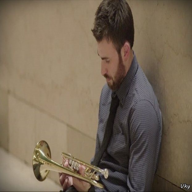 ▬ ❝Pentru ca imi esti simpatica, d-aia e amuzant.❞ Se stramba la ea.=)))))) - SO3xE03 And I find it kinda funny