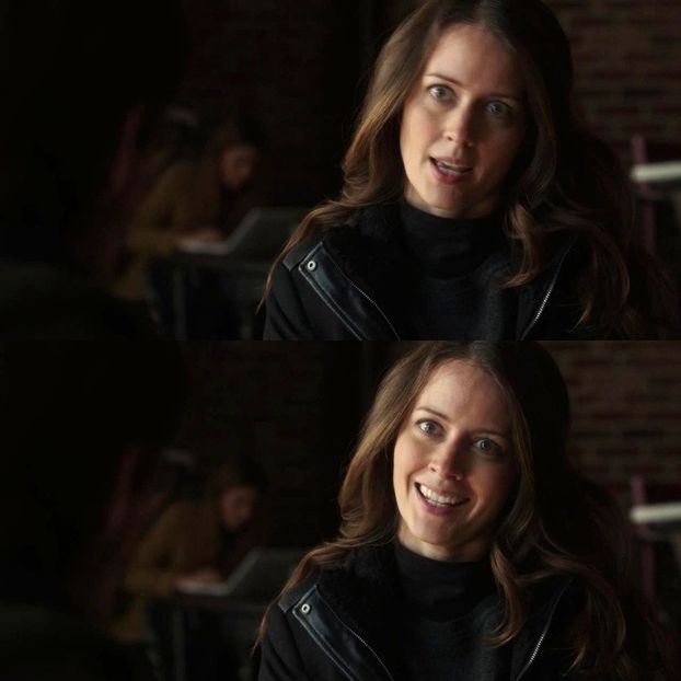 ▬ ❝Sa pui si doua cornite ingerasului.❞ Rade de Caity cu lacrimi. - SO3xE03 And I find it kinda funny