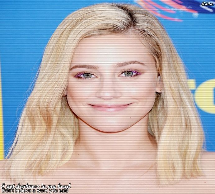 - *se uită în ochii lui când îl aude și zâmbește larg* I love you too, Cole. *surâde și își - SO3xE04 And I find it kinda sad