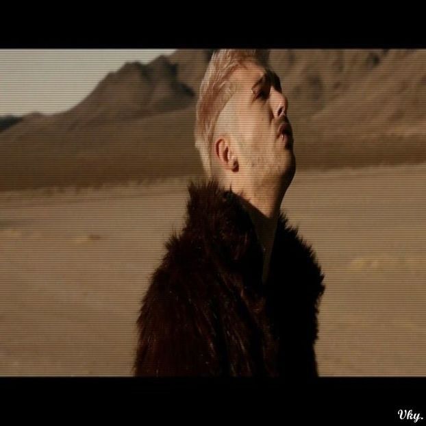 ▬ ❝Daca am zis ca aia e, aia e.❞ Se uita la ea si rade mai tare. =)))) - SO3xE04 And I find it kinda sad