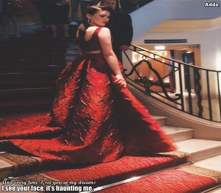 -  *se dă mai încolo ca să îi facă loc*=)))))) - SO3xE04 And I find it kinda sad