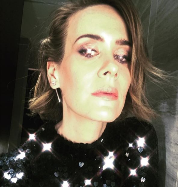 - La ce anume? =)))))) *râde* - SO3xE04 And I find it kinda sad