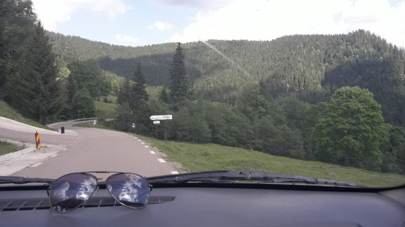 Transrarăul, intrarea la măn. Rarău. - Vacanța 2019 1