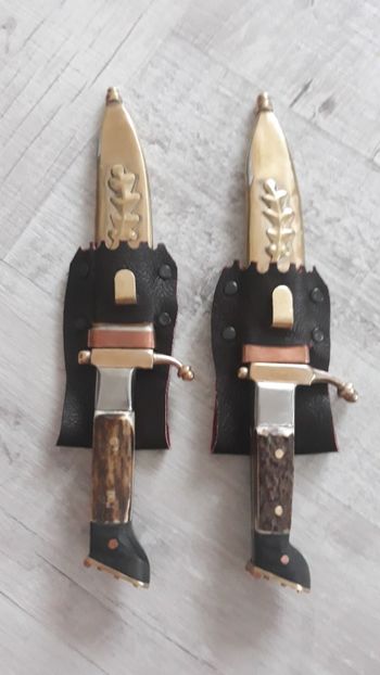  - Cutite cu teaca Iunie 2019