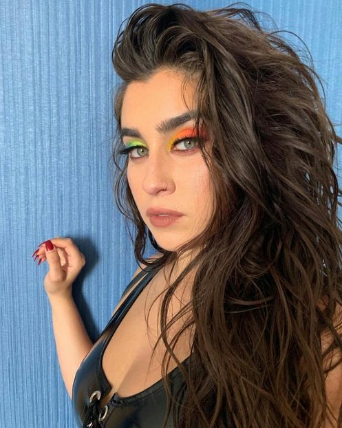  - No matter how we choose to live We both die at the end