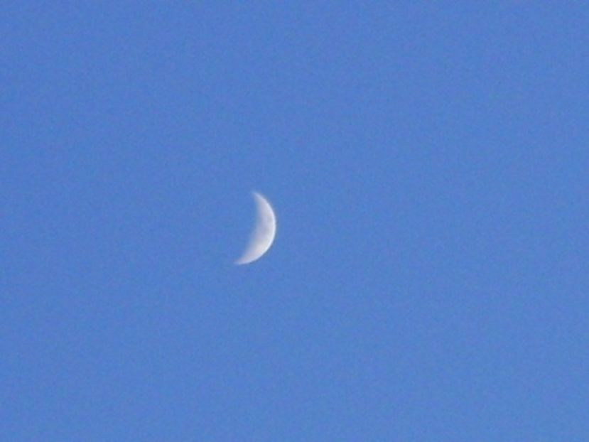 Luna in crestere in Fecioara - Luna - Soarele si norii - 2