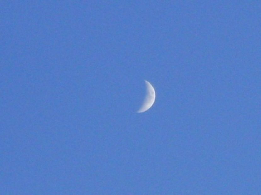 Luna in crestere in Fecioara - Luna - Soarele si norii - 2