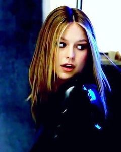 ⤑creme?poi?# confuza apoi se uita mai atenta la alex si bufneste in ras; oh god=))))-a( - SO3xE06 And that feels so rough