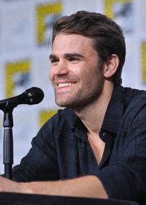 Bineînțeles că mai trăiește, cum sa nu mai trăiască? Vrei sa faci cunoștință CL - here - episode 53 - done