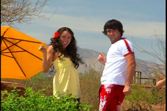 12 - Miley Cyrus HSM 2