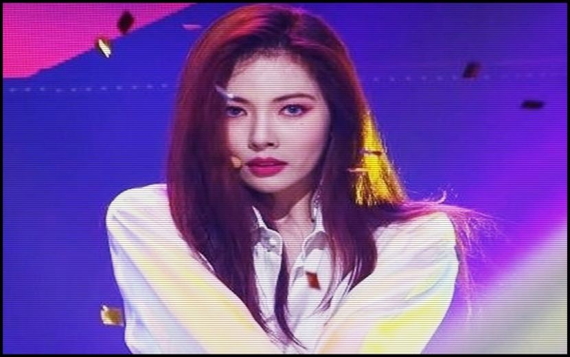 — ❝N-nu.. evident că..❞ [ascultă și după ce pleacă se uită la David] ❝Nu.. adică.. eu am.. am.. - W A Y - Episodul 06