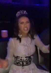 *ii smulge tlf din mana*Niciun taxi, pentru ca....*tipa*AM INCHIRIAT LIMUZINA!!! - episodul 65