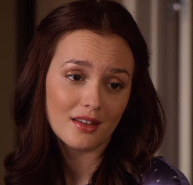 *se aseaza langa ea* Laur iar s-a imbatat si a inceput sa cante rap.. - episodul 65