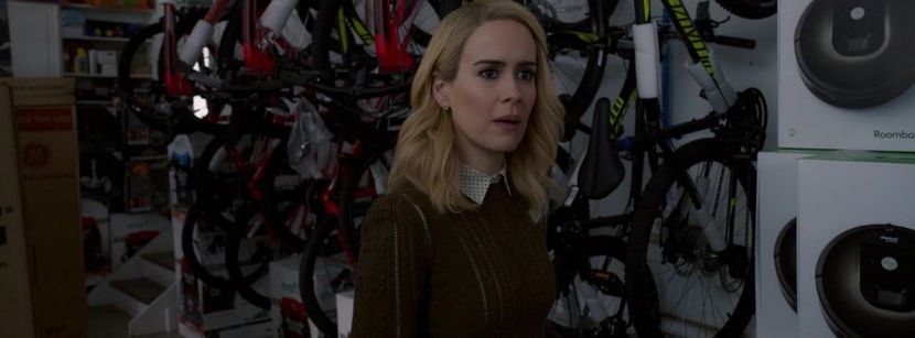 ▬ ❝Chiar crezi ca o poti pacalii pe Lou cu niste acadele amarate?❞ In momentul ala Debb ridica o - ep 03 - Its just an empty voice screaming out for help