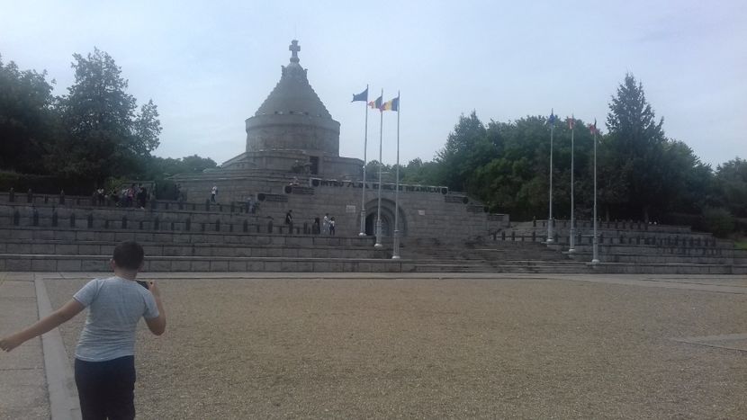  - Mărășești cimitirul eroilor