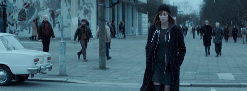 ▬ Se indreapta catre el zona unde se afla Williams, doar ca nu il observa inca ci doar e in acelasi - ep 03 - Its just an empty voice screaming out for help