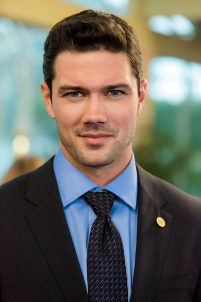 Ryan Paevey-Donovan Darcy - Hallmark movies