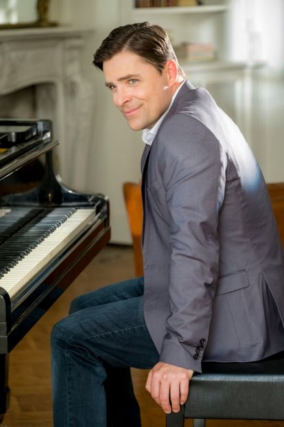 Kavan Smith-Nick Turner - Hallmark movies
