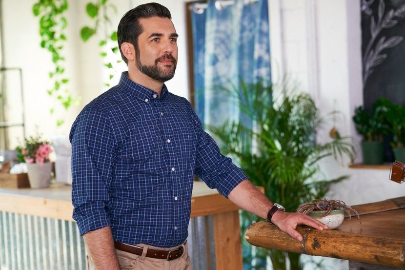 Jordan Bridges-Chace Devine - Hallmark movies