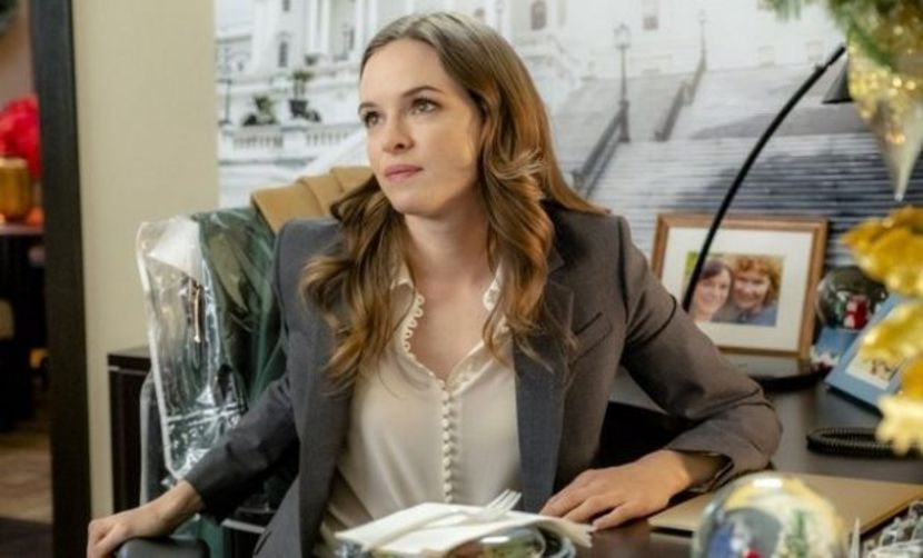 Danielle Panabaker-Joy Holbrook - Hallmark movies