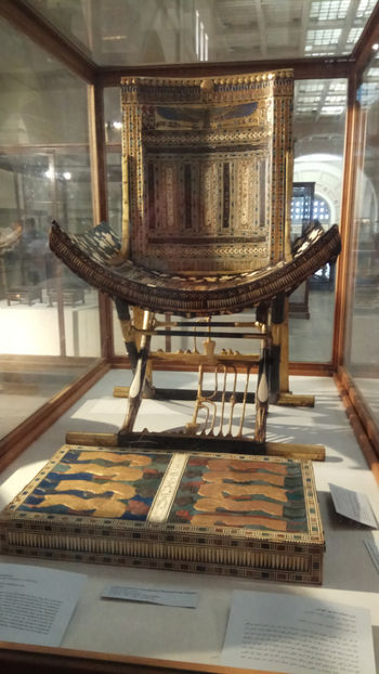 scaunul ceremonial al lui Tutankhamun - Muzeul Egiptean - Cairo 2019
