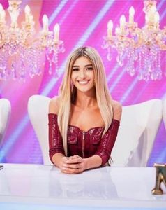 capture-20190730-180946 - 01 Alina