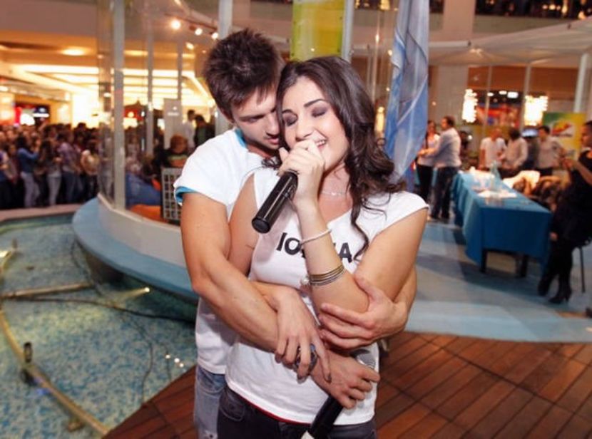  - 0 a A-AE DP 30idolchallenge