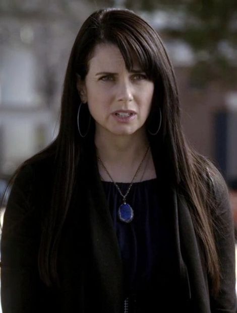 Mira Kirshner-Isobel Flemming - The vampire diaries