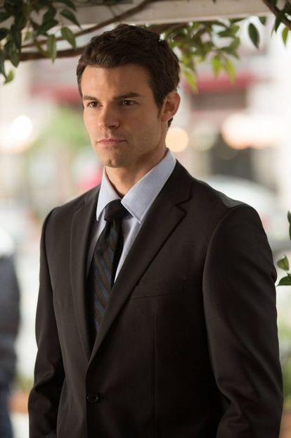 Daniel Gillies-Elijah Mikaelson - The vampire diaries
